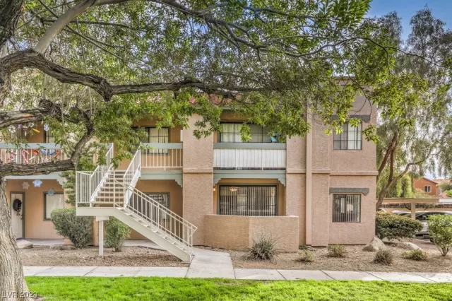 MLS: 2541948 Condo For Sale