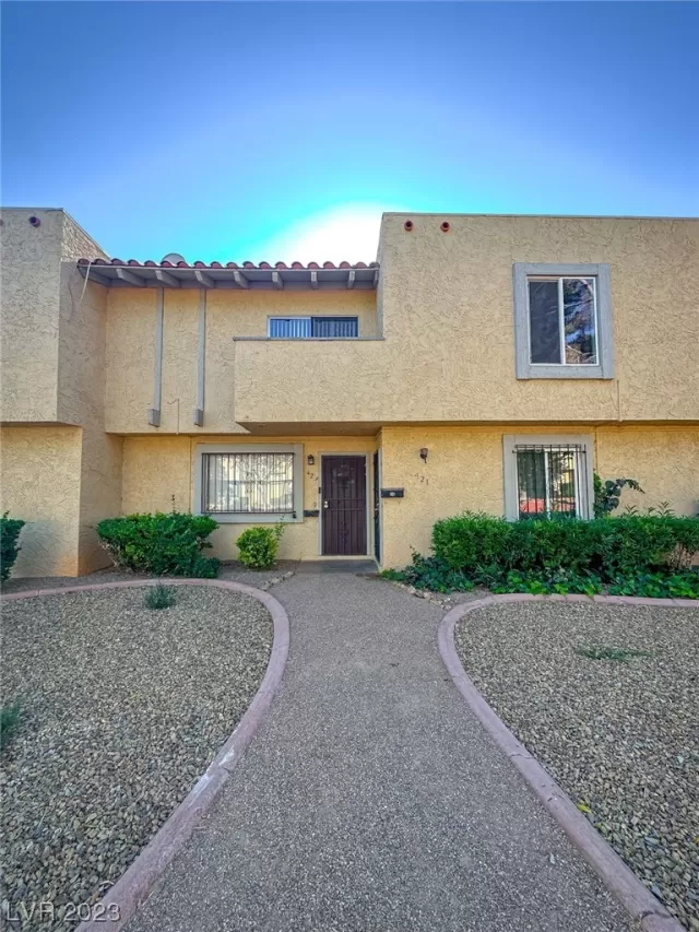 MLS: 2541960 Condo For Sale