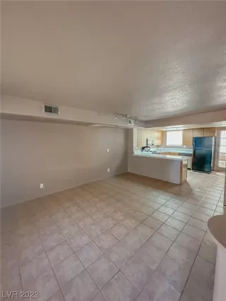Photo #3: 2541960 Listing 