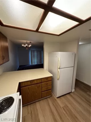 Photo #2: 2541988 Listing 