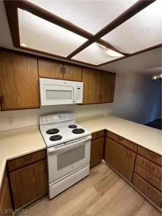 Photo #4: 2541988 Listing 