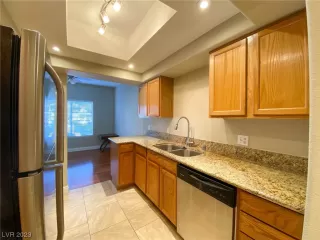 Photo #5: 2542002 Listing 