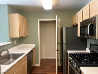 Photo #3: 2542021 Listing 