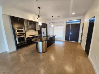 Photo #2: 2542028 Listing 