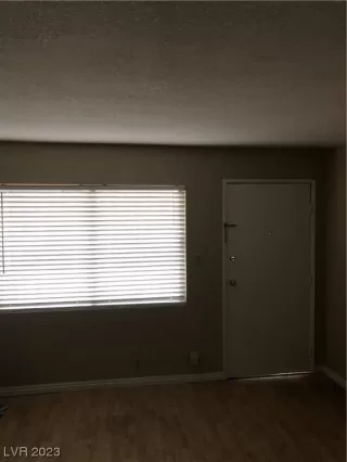 Photo #4: 2542040 Listing