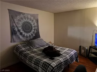 Photo #5: 2542052 Listing