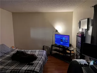 Photo #6: 2542052 Listing