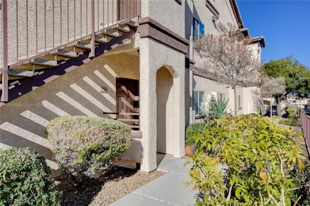 MLS: 2542059 Condo For Sale