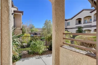 Photo #5: 2542059 Listing