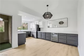 Photo #3: 2542067 Listing 