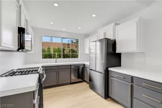 Photo #4: 2542067 Listing 