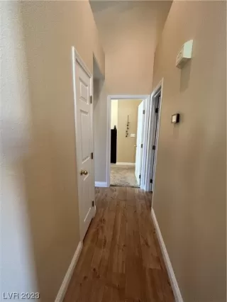 Photo #5: 2542083 Listing