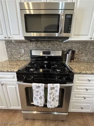 Photo #6: 2542083 Listing