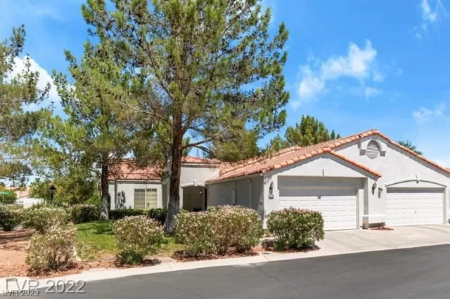 MLS: 2542102 Condo For Sale