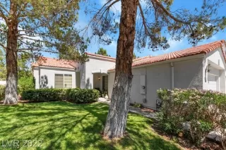 Photo #1: 2542102 Listing