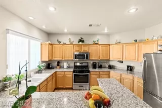 Photo #3: 2542102 Listing