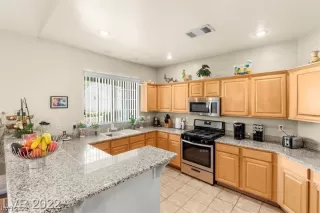 Photo #4: 2542102 Listing