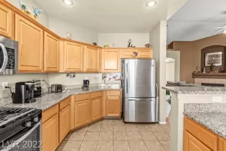 Photo #5: 2542102 Listing