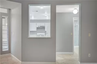 Photo #5: 2542110 Listing