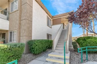 Photo #3: 2542147 Listing