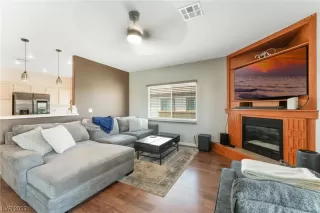 Photo #5: 2542147 Listing