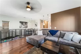 Photo #6: 2542147 Listing
