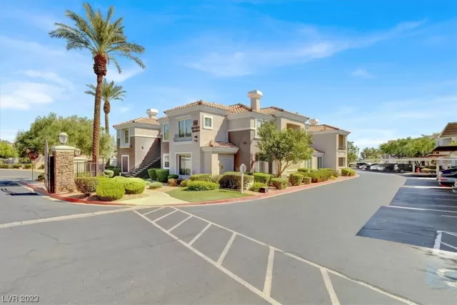 MLS: 2542148 Condo For Sale