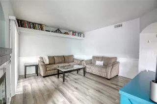 Photo #3: 2542172 Listing