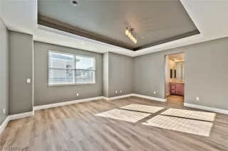Photo #5: 2542183 Listing