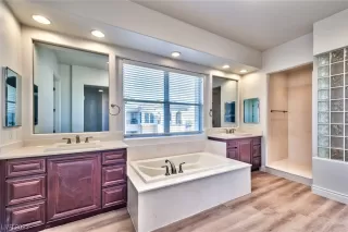 Photo #6: 2542183 Listing