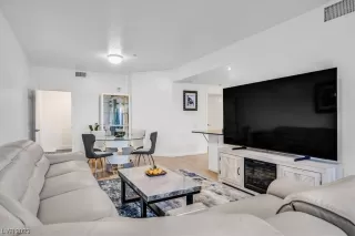 Photo #2: 2542194 Listing