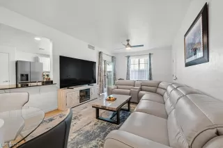 Photo #5: 2542194 Listing
