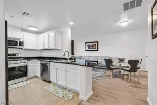 Photo #6: 2542194 Listing