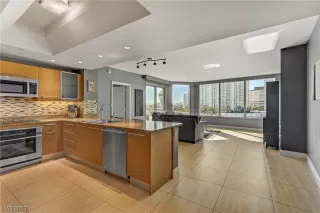 Photo #5: 2542203 Listing