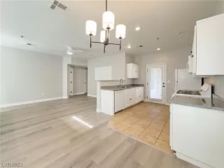 Photo #3: 2542220 Listing
