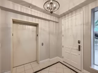 Photo #1: 2542226 Listing