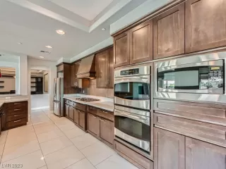 Photo #5: 2542226 Listing