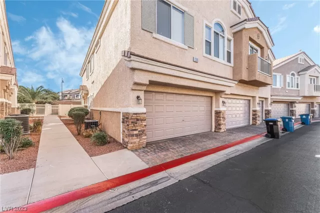 MLS: 2542270 Condo For Sale