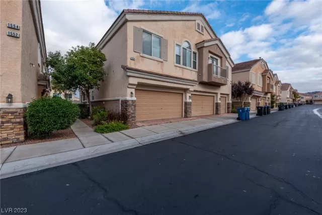 MLS: 2542313 Condo For Sale