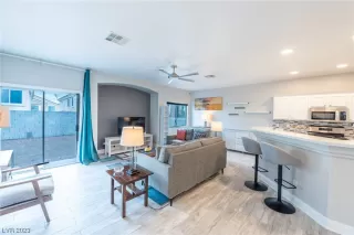 Photo #2: 2542313 Listing