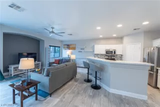 Photo #3: 2542313 Listing