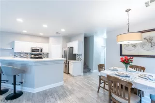 Photo #6: 2542313 Listing