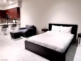 Photo #5: 2542340 Listing 