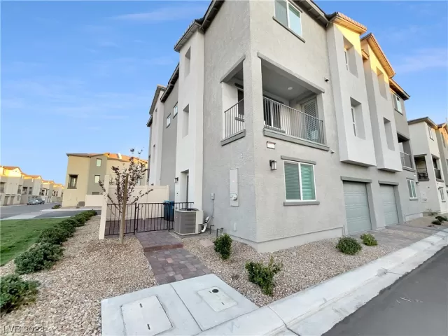 MLS: 2542361 Condo For Sale