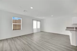Photo #6: 2542383 Listing 