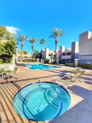 Photo #2: 2542406 Listing