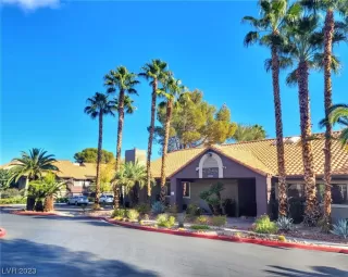 Photo #6: 2542406 Listing