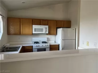 Photo #5: 2542420 Listing 