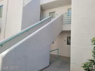 Photo #1: 2542466 Listing