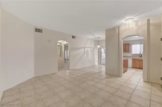 Photo #3: 2542469 Listing 